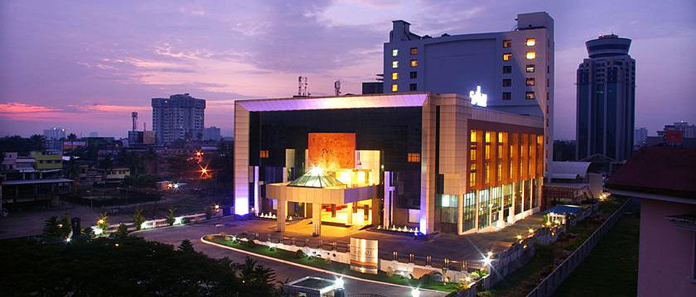 Отель Gokulam Park Коччи Экстерьер фото